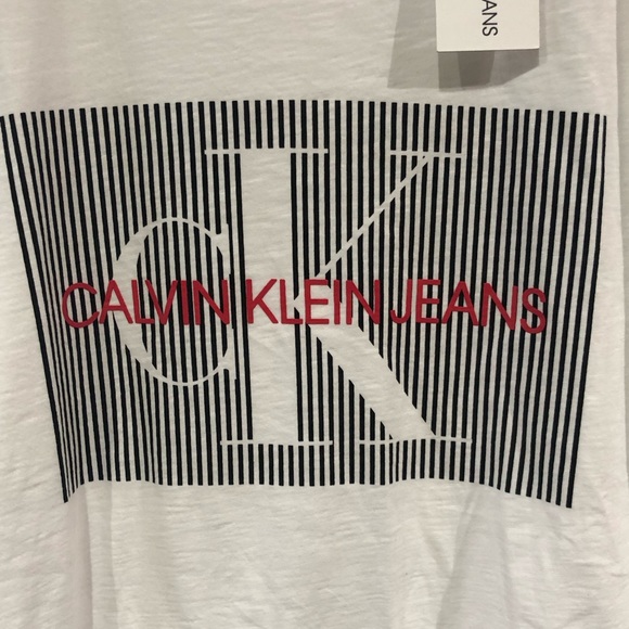 Calvin Klein Jeans Tee (Large) - Picture 2 of 4